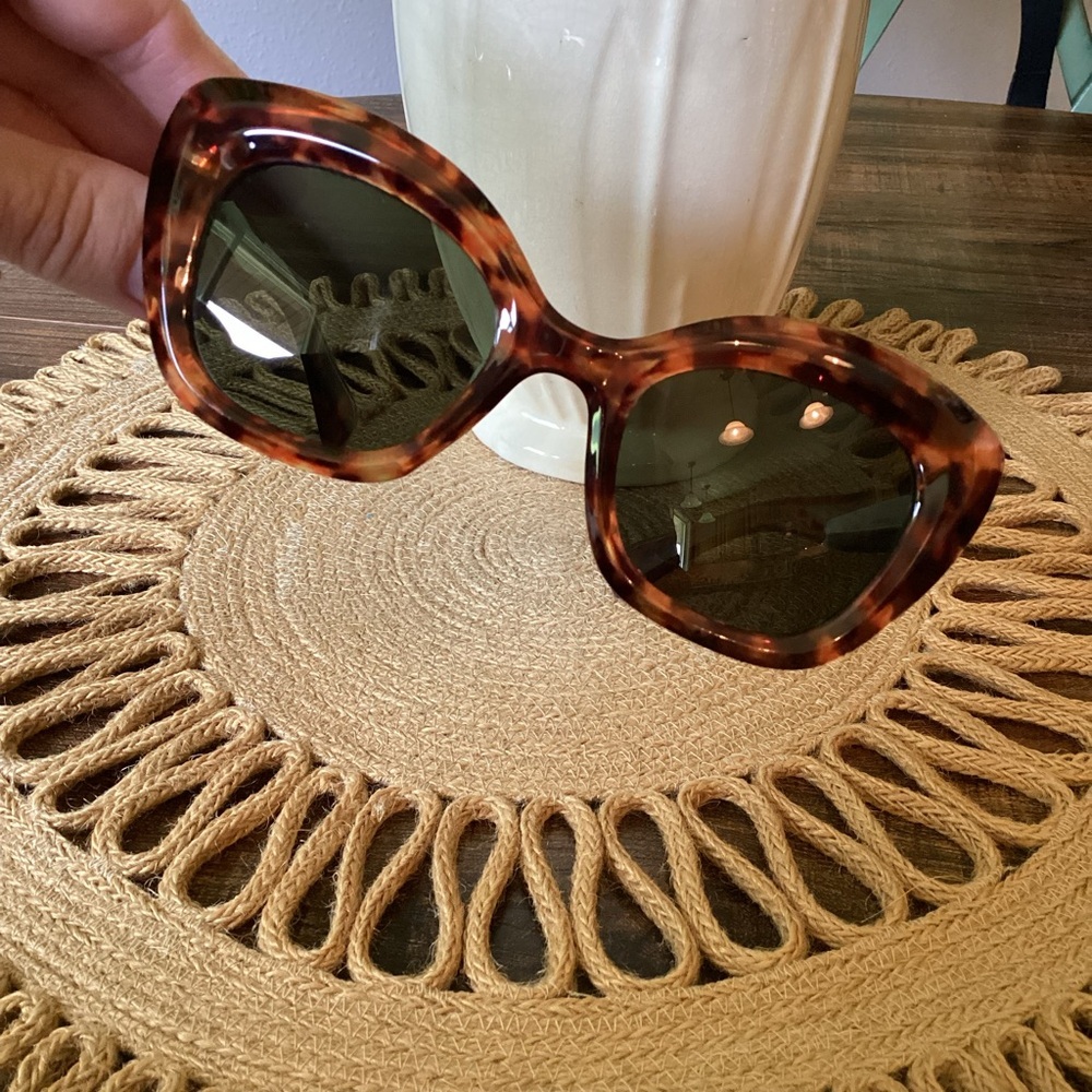 Ryan Simkhai Tortoise Shell Cat Eye Polarized Sun… - image 3